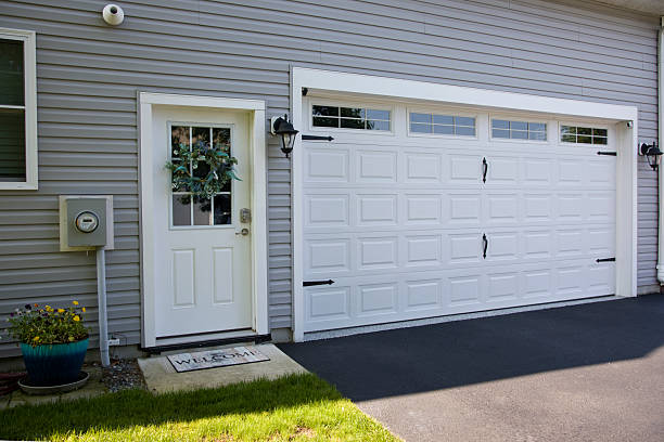 24/7 Emergency Garage Door Panel Replacement experts in West Mountain, UT